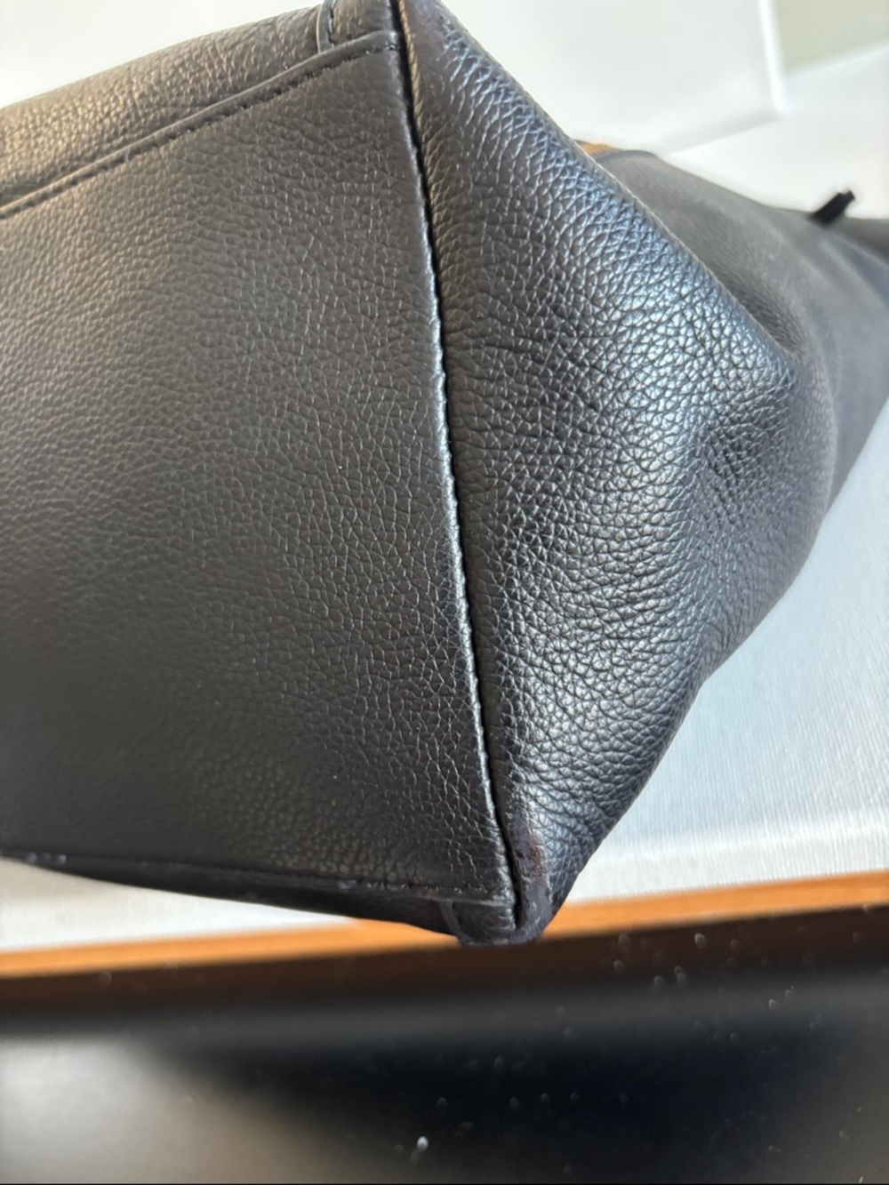 Fossil Black Leather Tote with Gold Accents - Picture 5 of 16